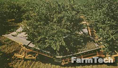 Комбайн двухагрегатный для уборки плодов Агромашина КПУ-2