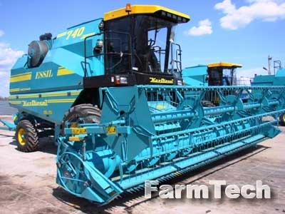 Комбайн зерноуборочный АгромашХолдинг Essil КЗС-740