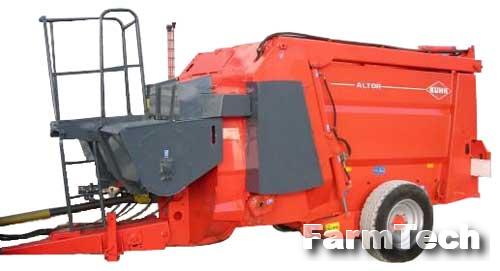 Выдуватель-раздатчик соломы и монокорма Kuhn Altor 6070