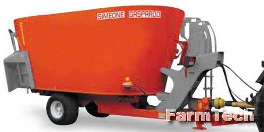 Миксер кормораздатчик с двумя вертикальными шнеками и задним выгрузным окном Gaspardo Simeone D 20