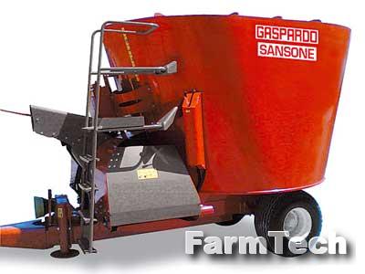 Миксер кормораздатчик с одним вертикальным шнеком и разгрузкой на две стороны Gaspardo Sansone T 9
